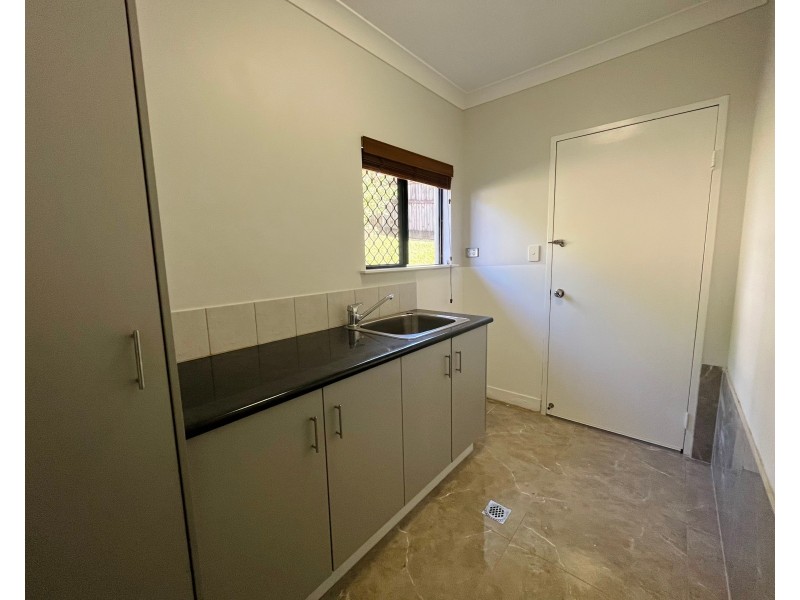 127 McFarlane Drive, Kanimbla QLD 4870