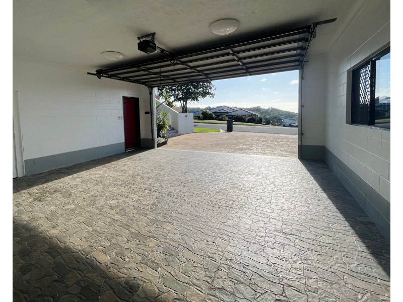 127 McFarlane Drive, Kanimbla QLD 4870