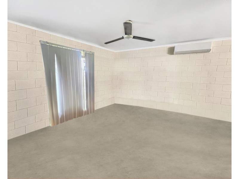 12 Ixora Court, Mooroobool QLD 4870