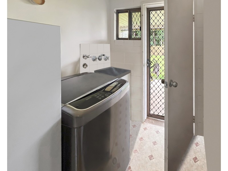 12 Ixora Court, Mooroobool QLD 4870