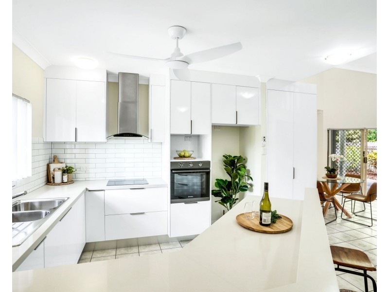 9/71-73 Cedar Road, Palm Cove QLD 4879