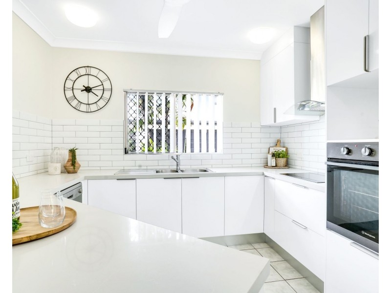 9/71-73 Cedar Road, Palm Cove QLD 4879