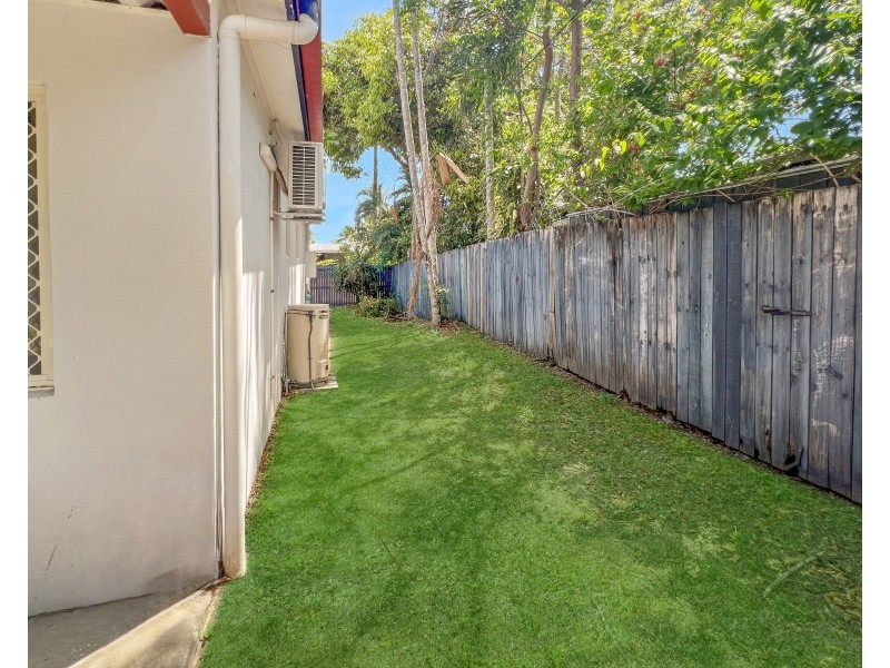25 Derby Street, Yorkeys Knob QLD 4878