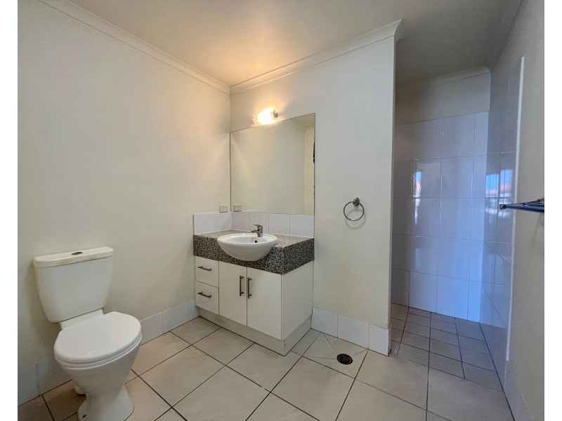 2/15 Minnie Street, Cairns City QLD 4870