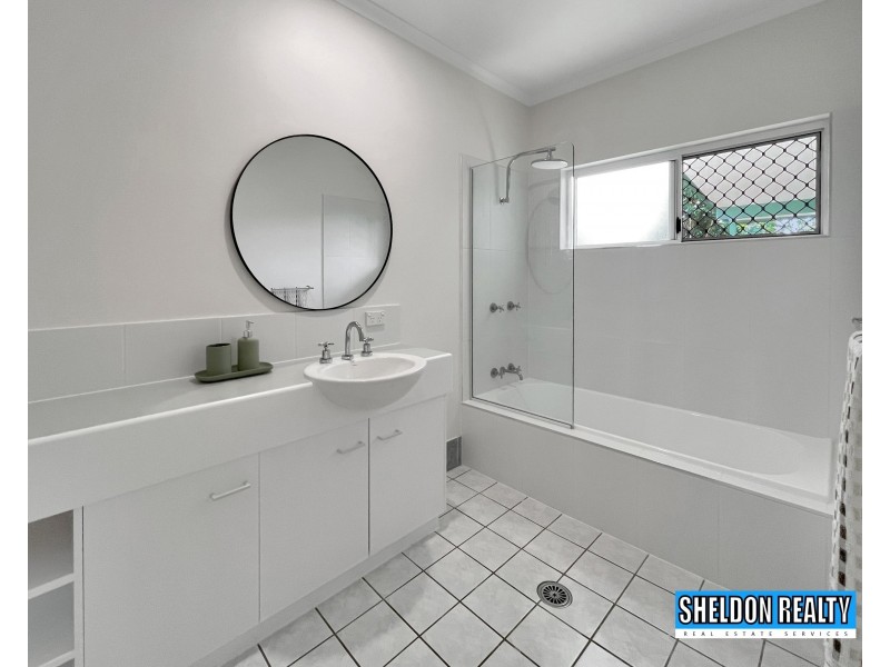 8 Bolwarra Close, Redlynch QLD 4870