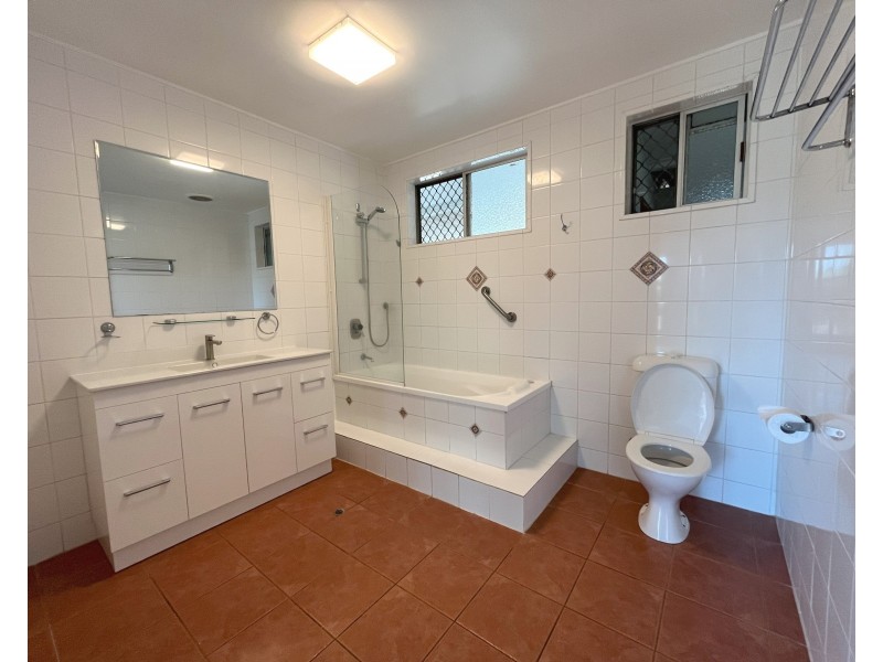 47a Toogood Road, Woree QLD 4868