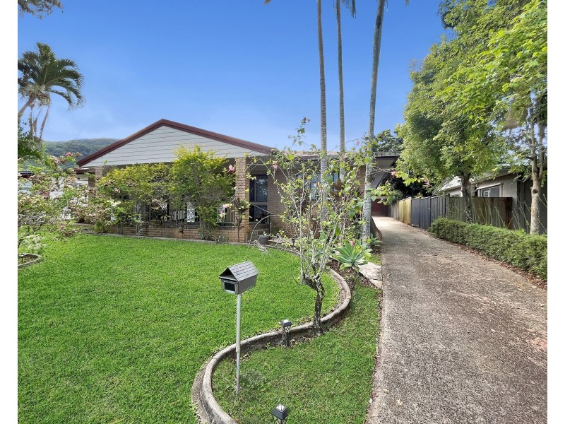 33 Wirrah Street, Bayview Heights QLD 4868