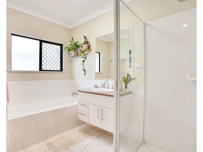 13 Petrie Close, Kewarra Beach QLD 4879
