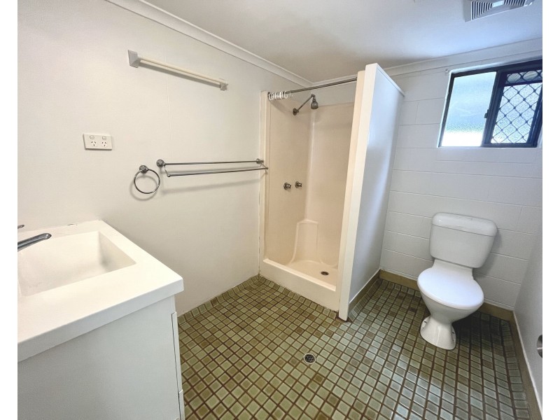 17/64 Pease Street, Manoora QLD 4870