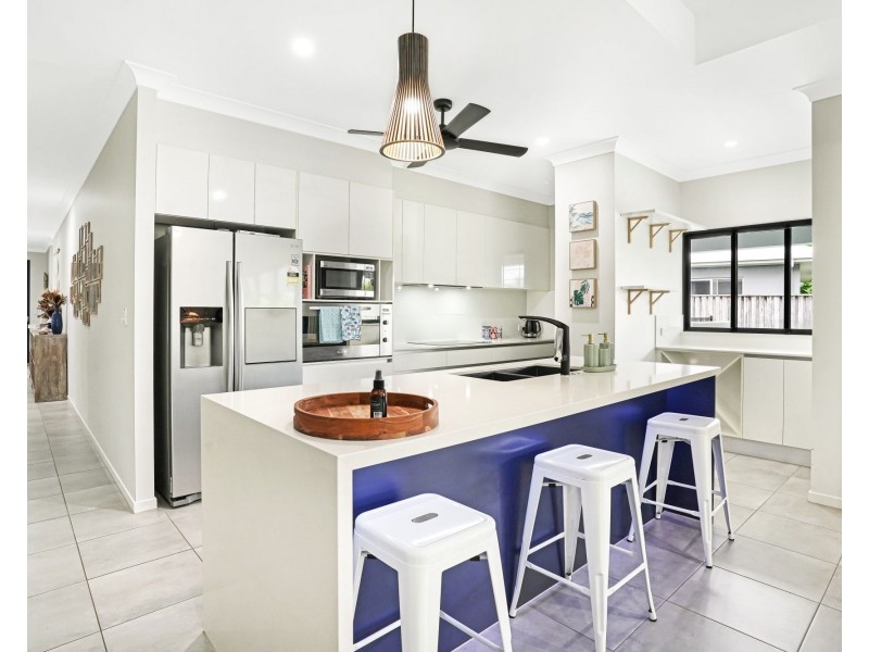 2 Flow Close, Trinity Beach QLD 4879
