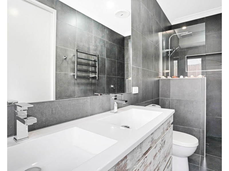 2 Flow Close, Trinity Beach QLD 4879