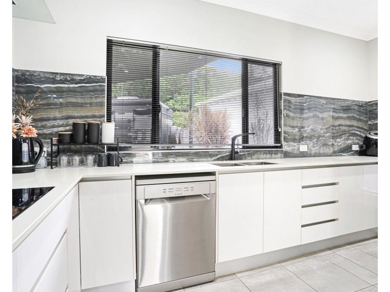 2 Flow Close, Trinity Beach QLD 4879