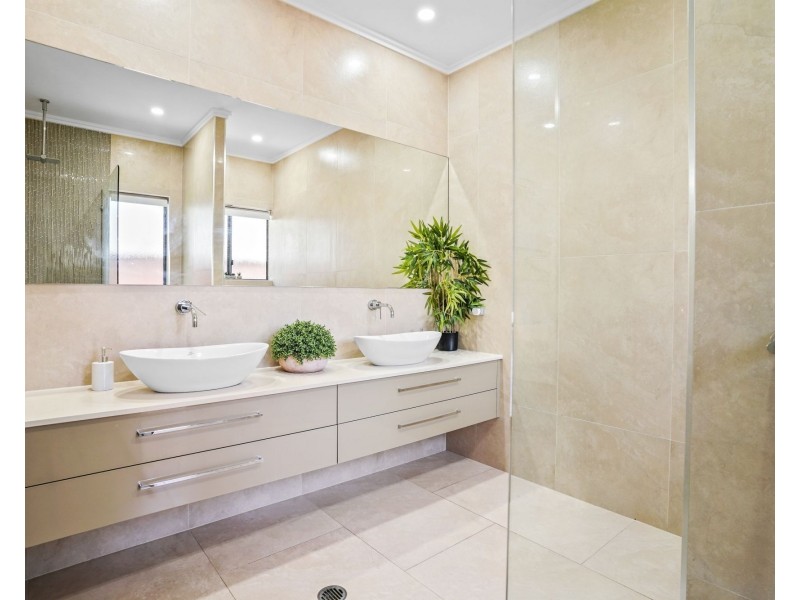 29 Muller Street, Palm Cove QLD 4879