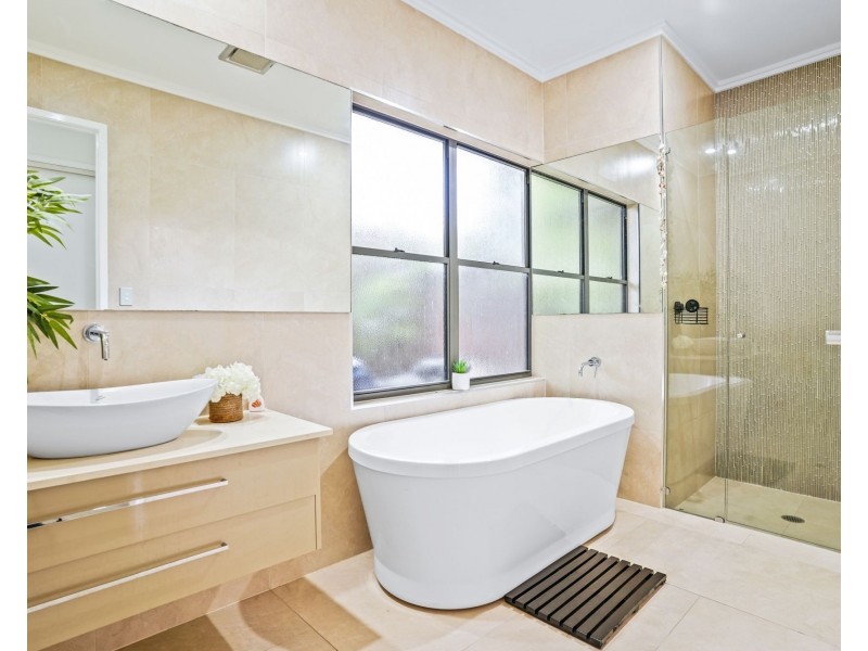 29 Muller Street, Palm Cove QLD 4879