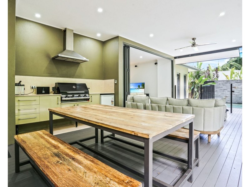 29 Muller Street, Palm Cove QLD 4879