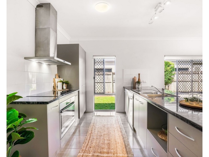 34 Thornborough Circuit, Smithfield QLD 4878