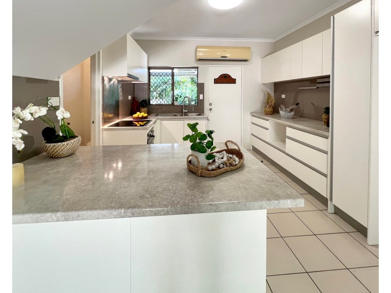 9/13 Le Grande Street, Freshwater QLD 4870