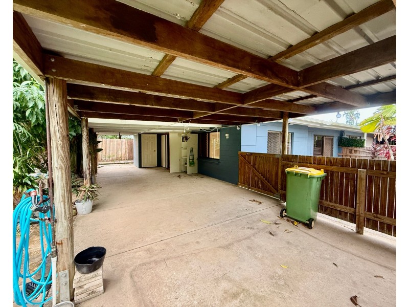 1/5 Simbai Close, Trinity Beach QLD 4879