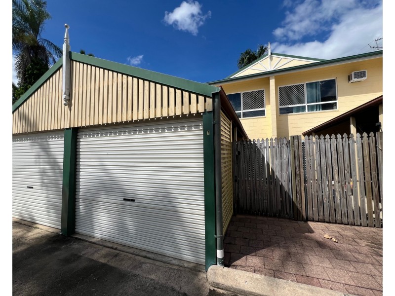 7/3 Tenni Street,, Redlynch QLD 4870