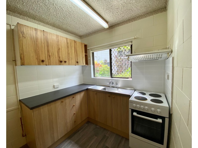 2/5 McPherson Close, Edge Hill QLD 4870