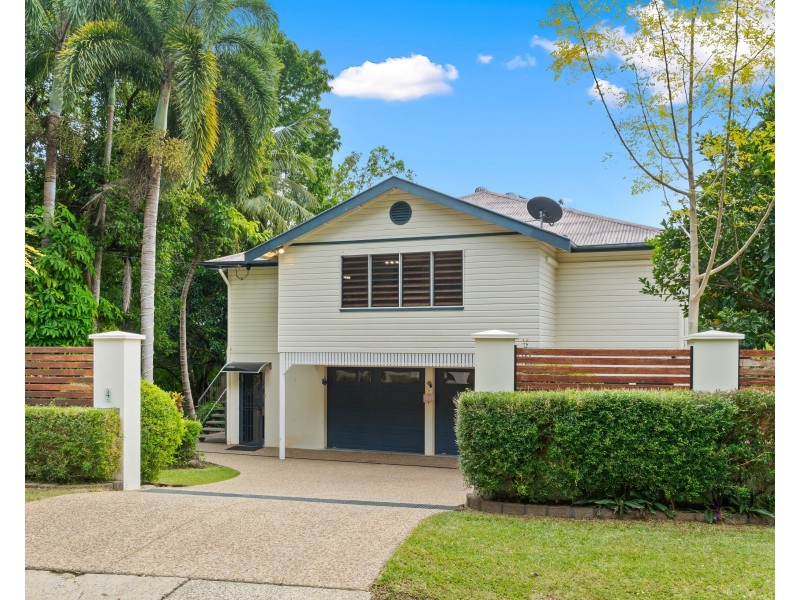 4 Holmes Street, Stratford QLD 4870