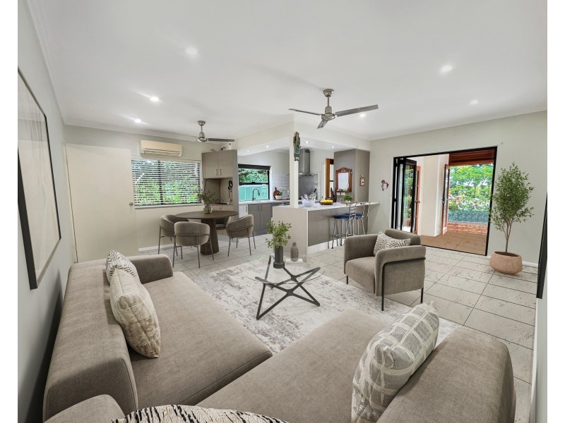4 Holmes Street, Stratford QLD 4870