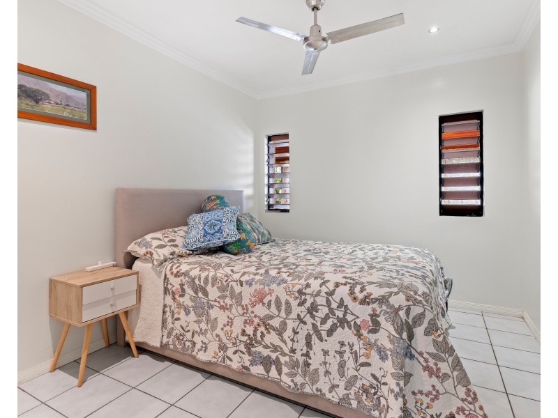 4 Holmes Street, Stratford QLD 4870