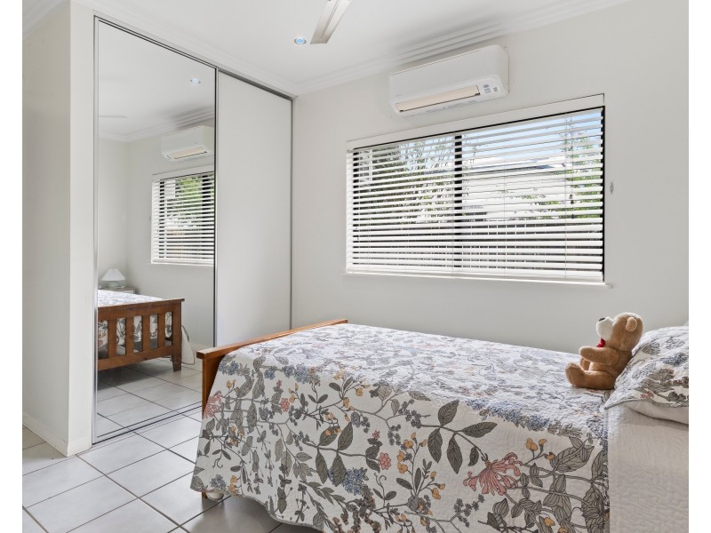 4 Holmes Street, Stratford QLD 4870