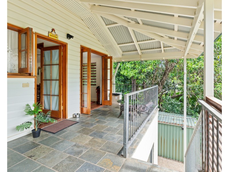 4 Holmes Street, Stratford QLD 4870