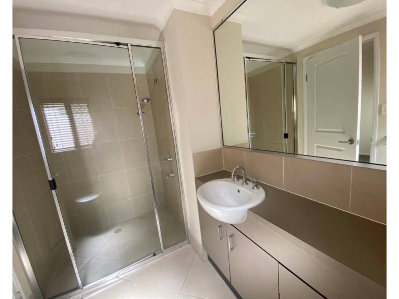 1/14 Macilwraith Street, Manoora QLD 4870