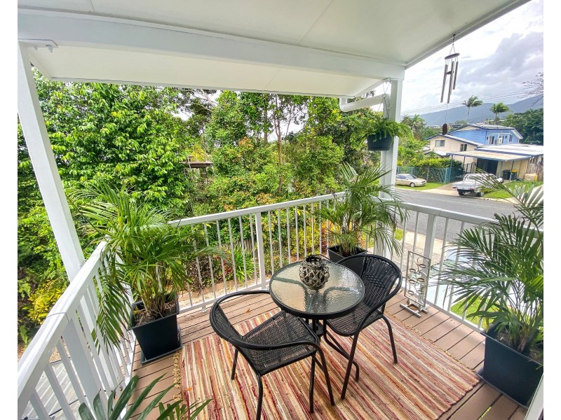 2/106 Callaghan Street, Mooroobool QLD 4870