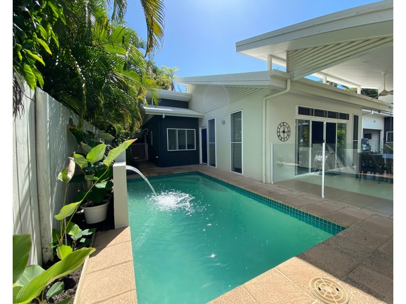 2/3 Upolu Esplanade, Clifton Beach QLD 4879
