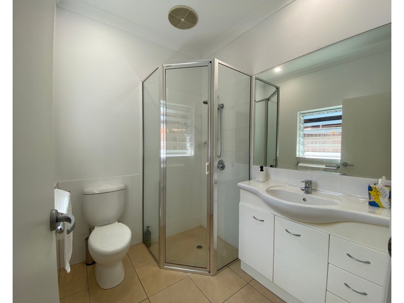 2/3 Upolu Esplanade, Clifton Beach QLD 4879