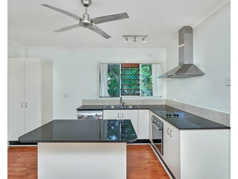 2/15 Amphora Street, Palm Cove QLD 4879