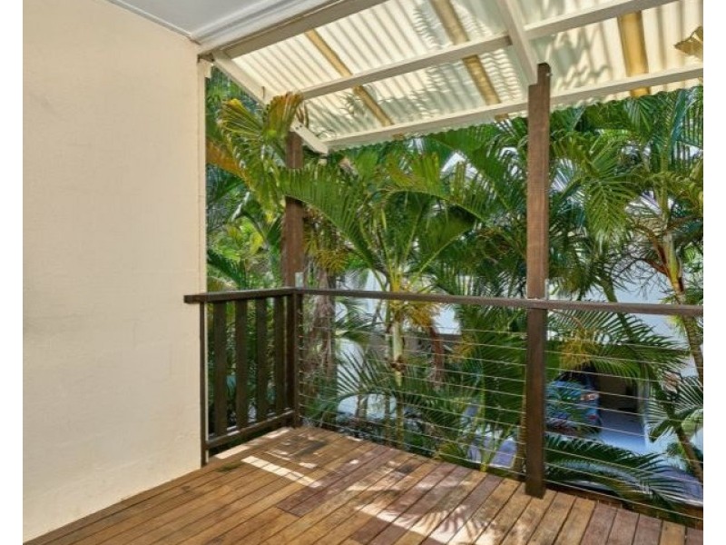 2/15 Amphora Street, Palm Cove QLD 4879