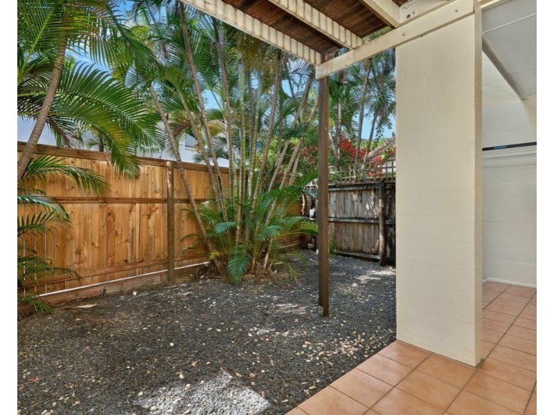 2/15 Amphora Street, Palm Cove QLD 4879