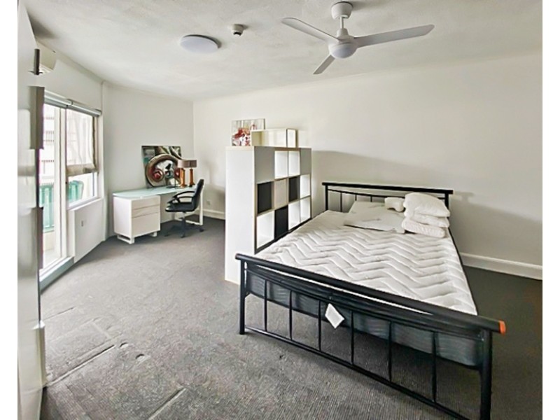 127 & 128/166-168 Lake Street, Cairns North QLD 4870
