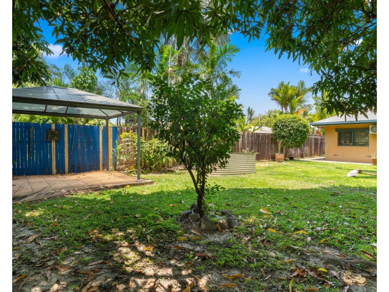 18 Escape Close, Clifton Beach QLD 4879