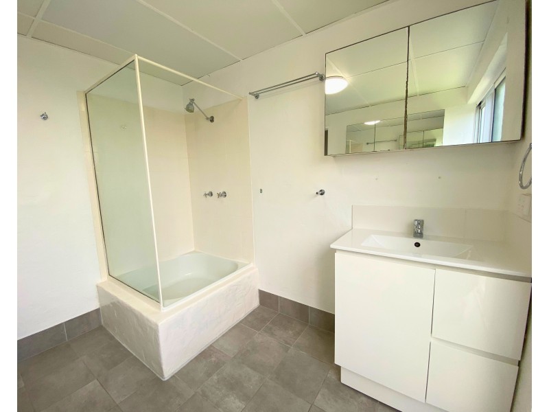 1/513 Varley Street, Yorkeys Knob QLD 4878