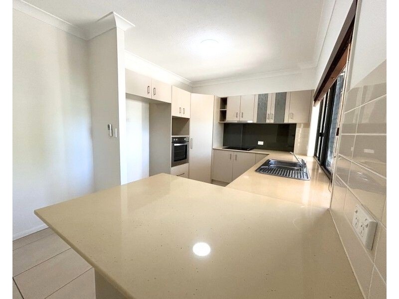 11/14 Macilwraith Street, Manoora QLD 4870