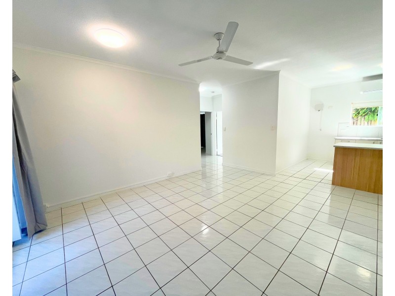 2/217 Mccoombe Street, Bungalow QLD 4870