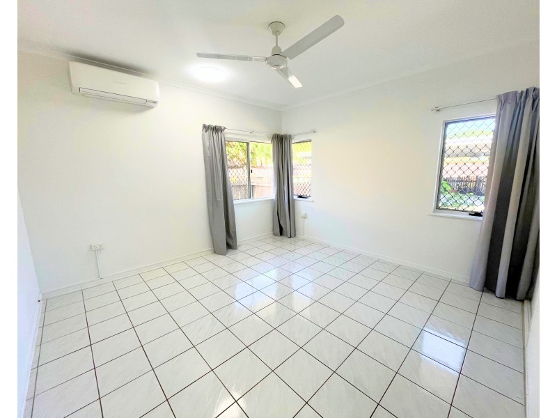 2/217 Mccoombe Street, Bungalow QLD 4870