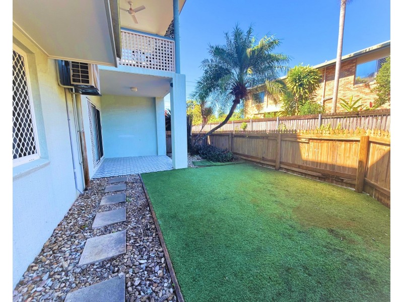 2/217 Mccoombe Street, Bungalow QLD 4870