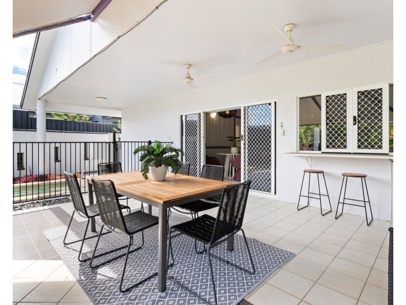 9 Lookout Terrace, Trinity Beach QLD 4879
