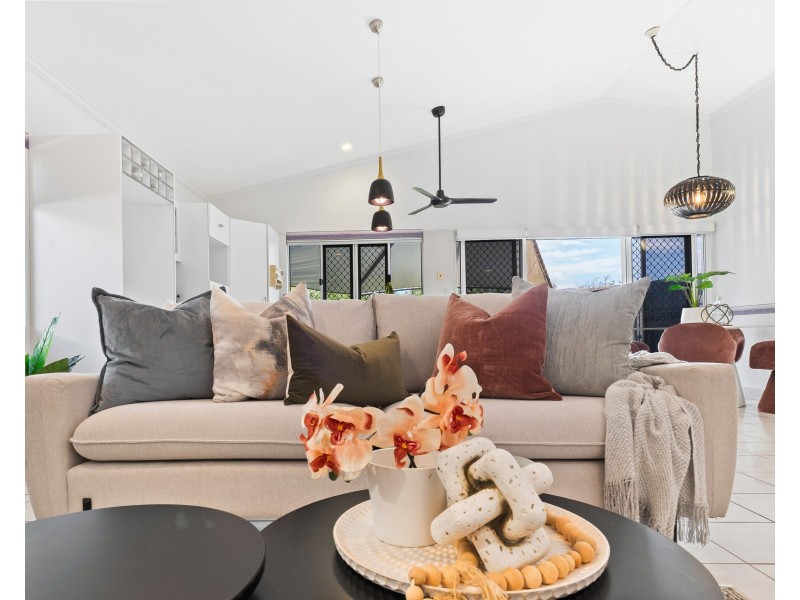9 Lookout Terrace, Trinity Beach QLD 4879