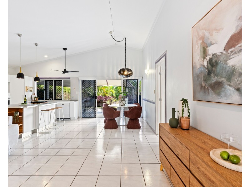 9 Lookout Terrace, Trinity Beach QLD 4879