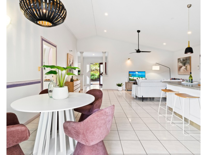 9 Lookout Terrace, Trinity Beach QLD 4879