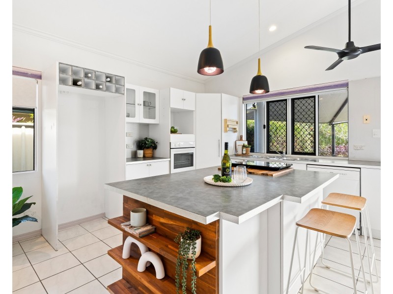 9 Lookout Terrace, Trinity Beach QLD 4879