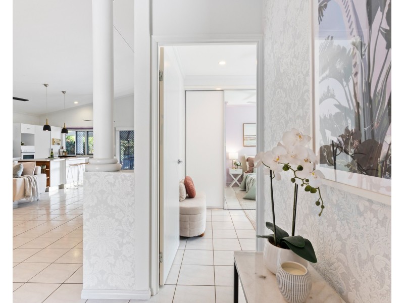 9 Lookout Terrace, Trinity Beach QLD 4879
