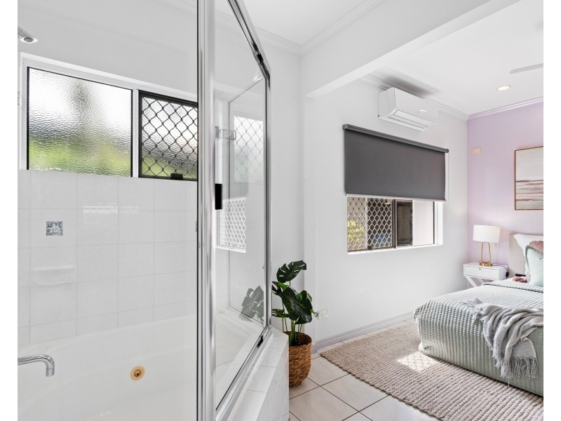 9 Lookout Terrace, Trinity Beach QLD 4879